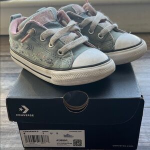 Converse shoes for toddlers🌸